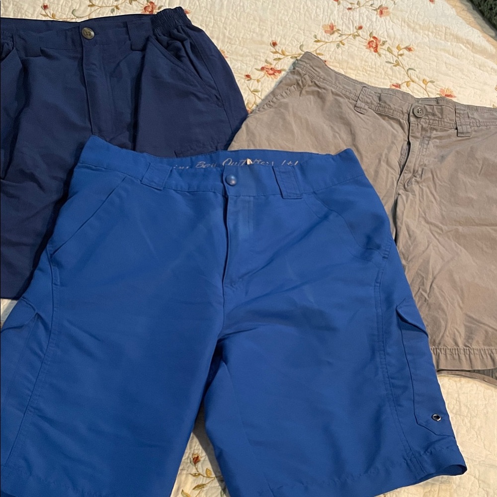 Stylish Men's Cargo Shorts in Navy and Blue
